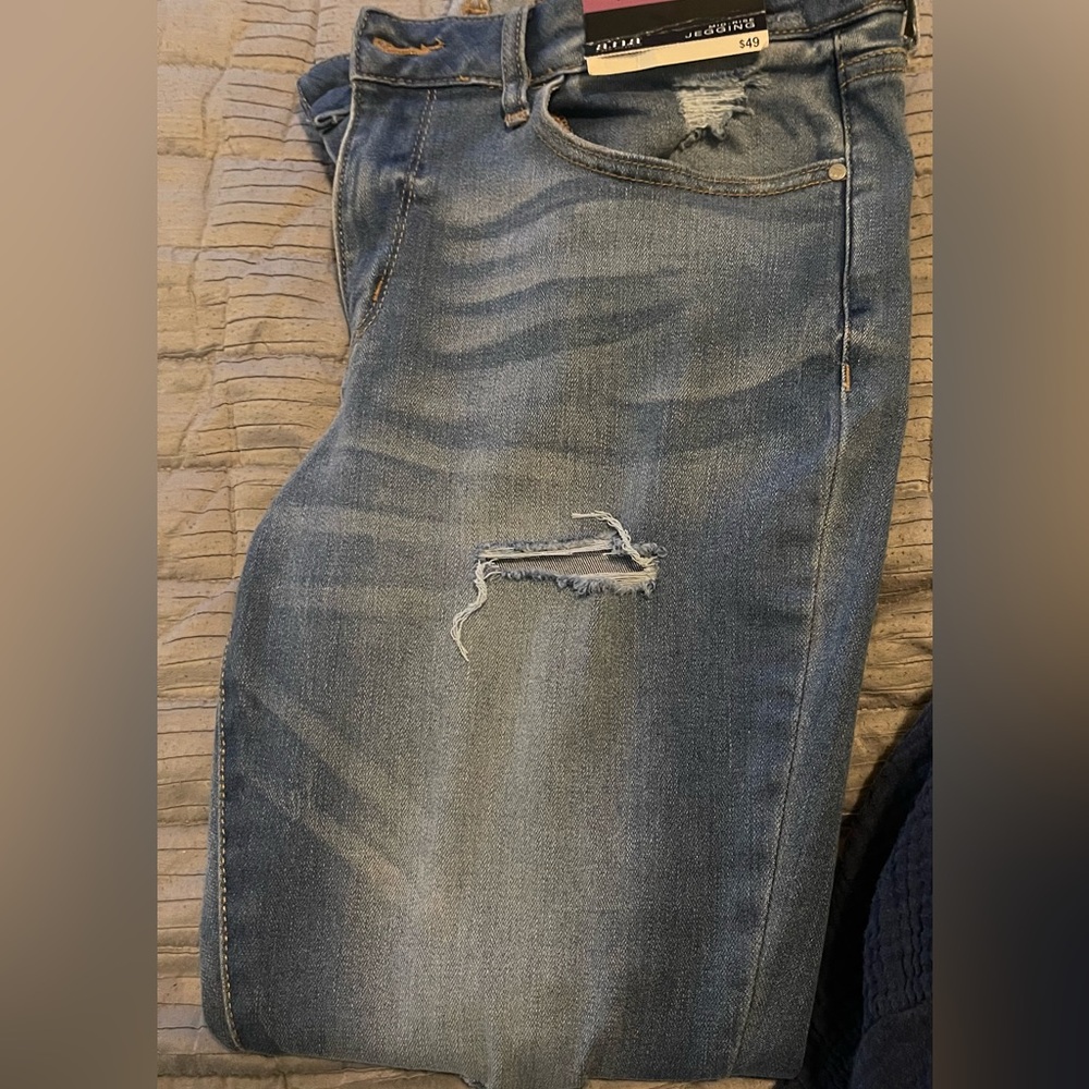 a.n.a Distressed Denim Skinny Jegging - Picture 3 of 3